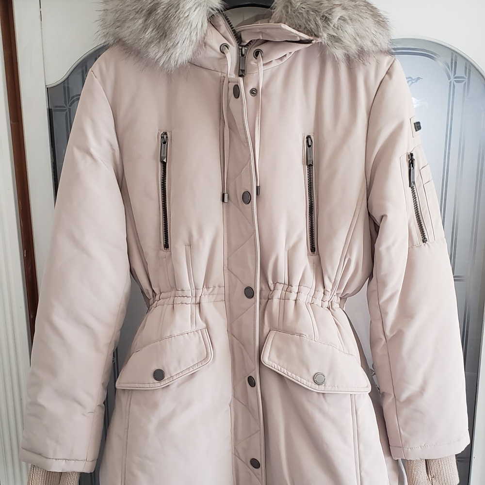 BCBG MAXAZRIA Pearl Puffer Parka